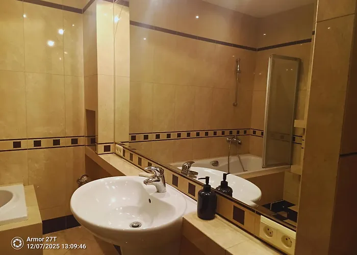 דירה Z Jacuzzi צ'סטוצ'ובה