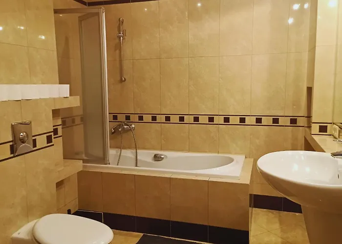 Z Jacuzzi * צ'סטוצ'ובה